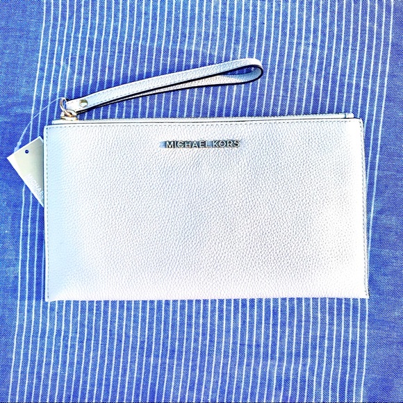 ✨HPx2✨ [Michael Kors] Jet Set Leather Wristlet - Picture 8 of 8